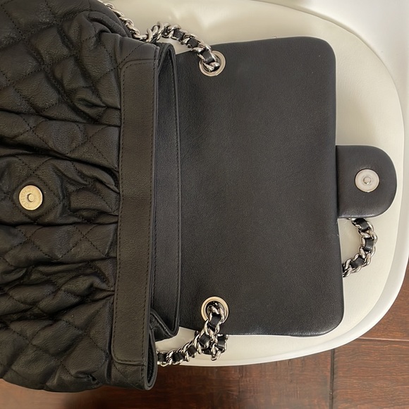 Authentic Chanel bag. Purchased in chanel boutique - Picture 5 of 12